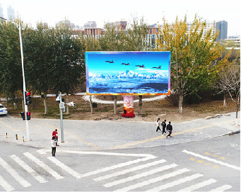 通江户外大屏广告投放要点。